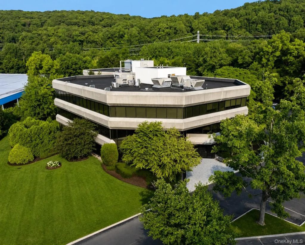 245 Saw Mill River Road, Hawthorne