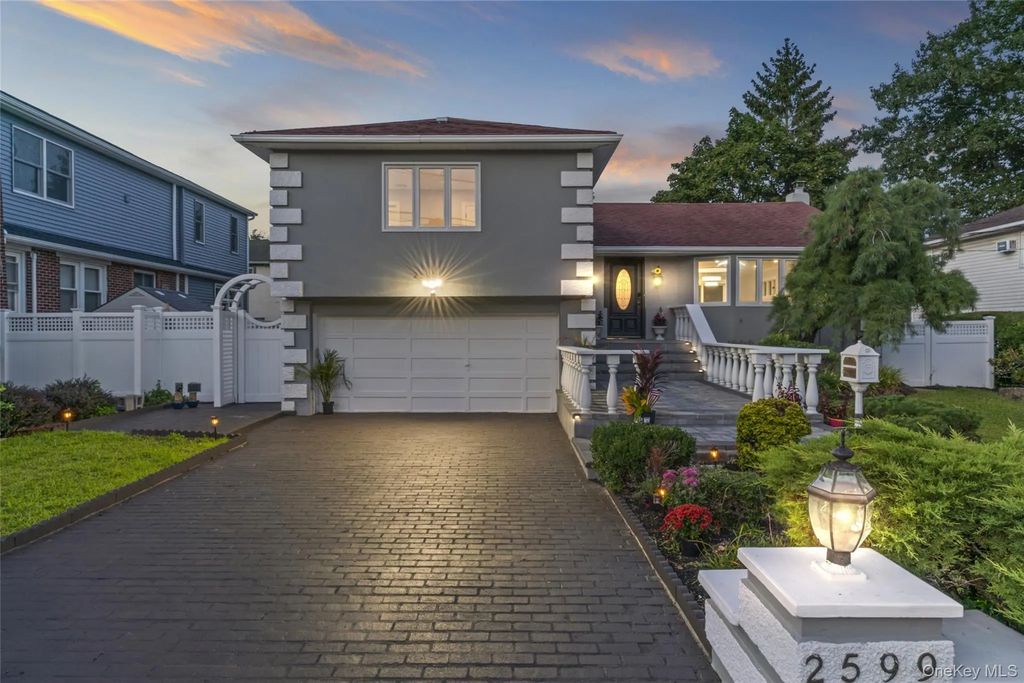 2599 Orr Street, Merrick