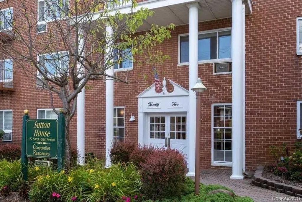 22 N Forest Avenue # 1n, Rockville Centre