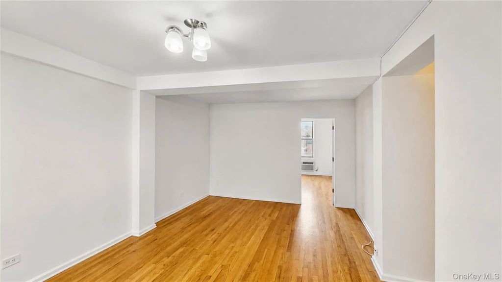 60-11 Broadway # 3l, Woodside