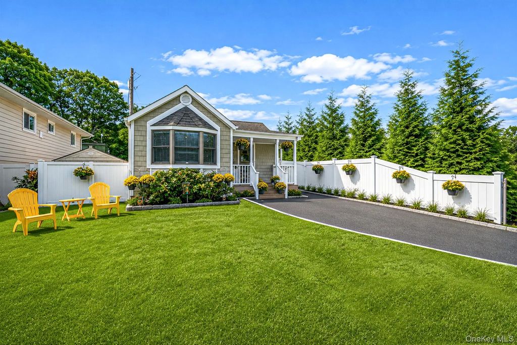 256 Deer Road, Ronkonkoma