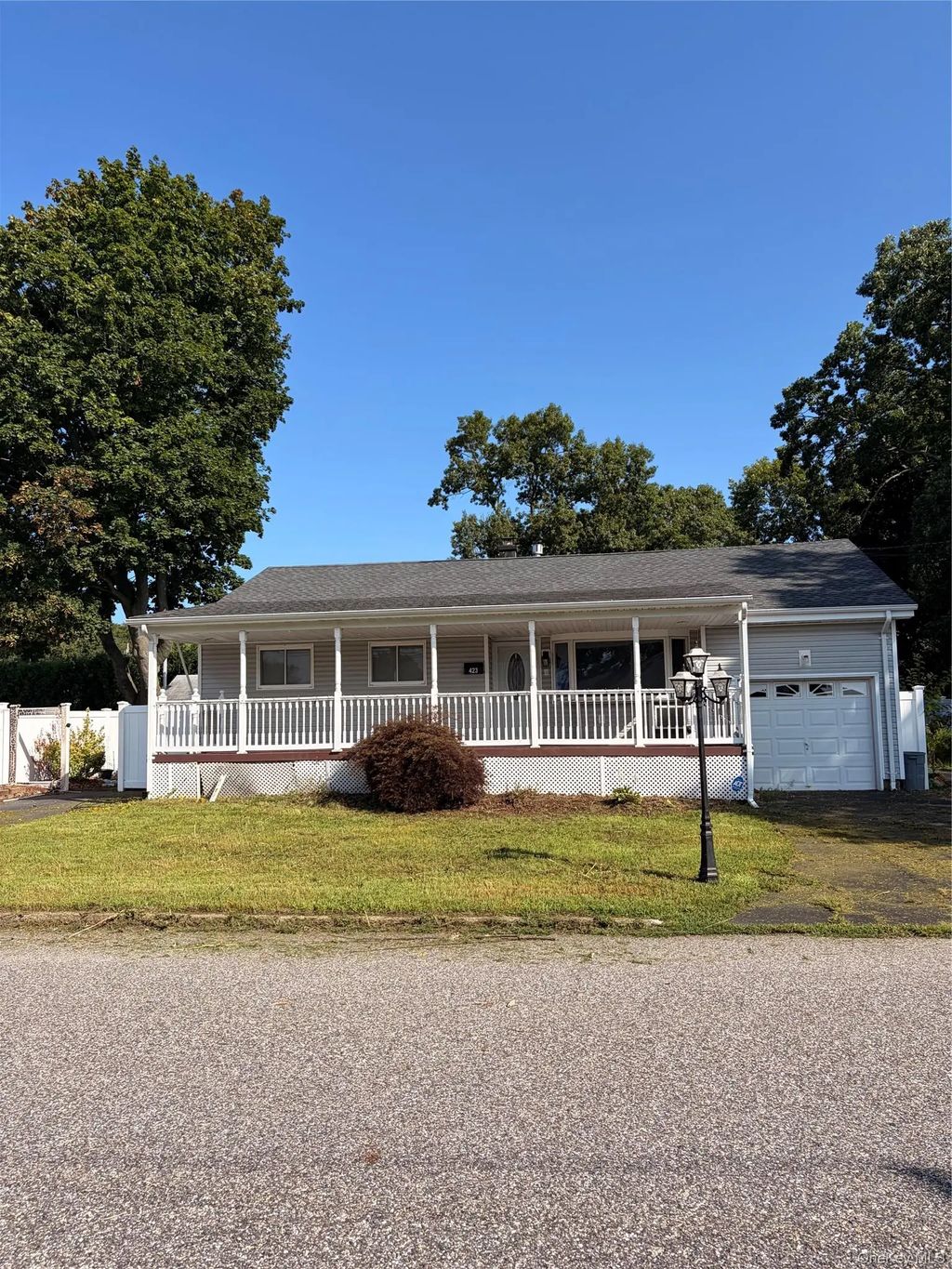 423 Elmwood Street, Islip Terrace