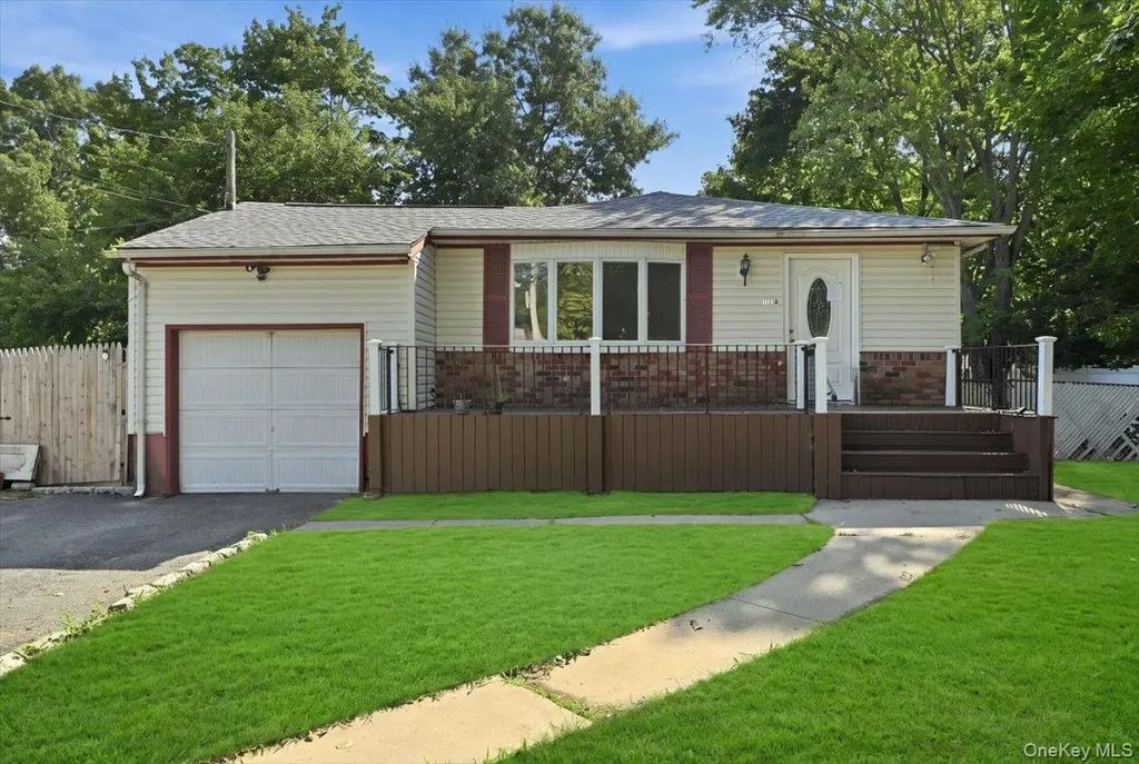 1127a Bay Shore Avenue # A, Bay Shore