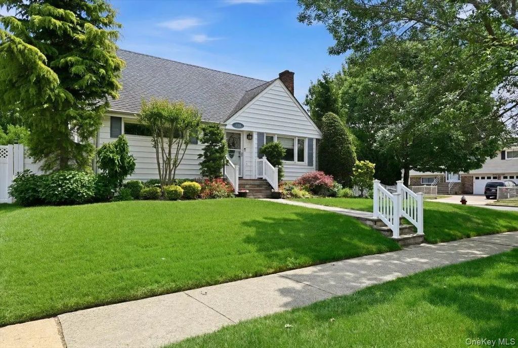 2977 Grand Boulevard, Baldwin