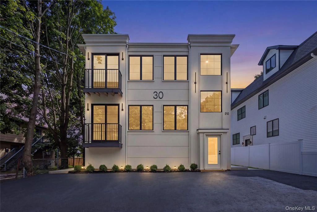 30 E Castle Avenue # #101, Spring Valley