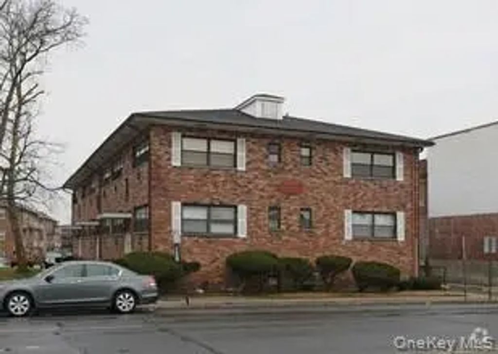 80 Lincoln Avenue # 3c, Rockville Centre