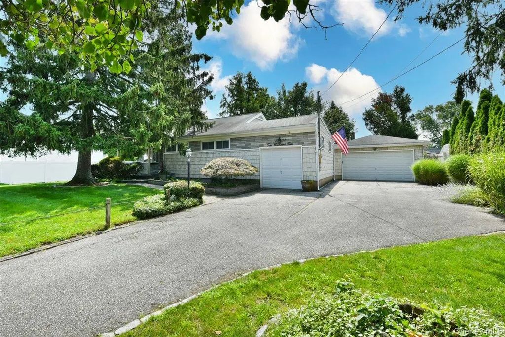 204 Franklin Street, Massapequa Park