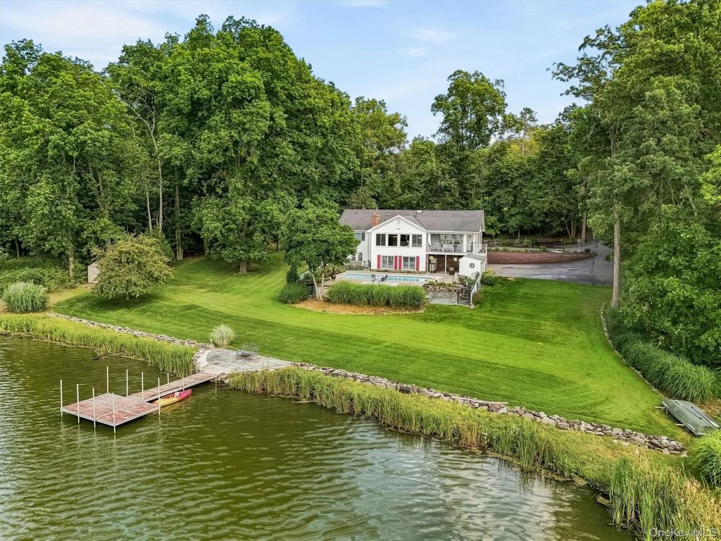 38 Shore Drive, Blooming Grove
