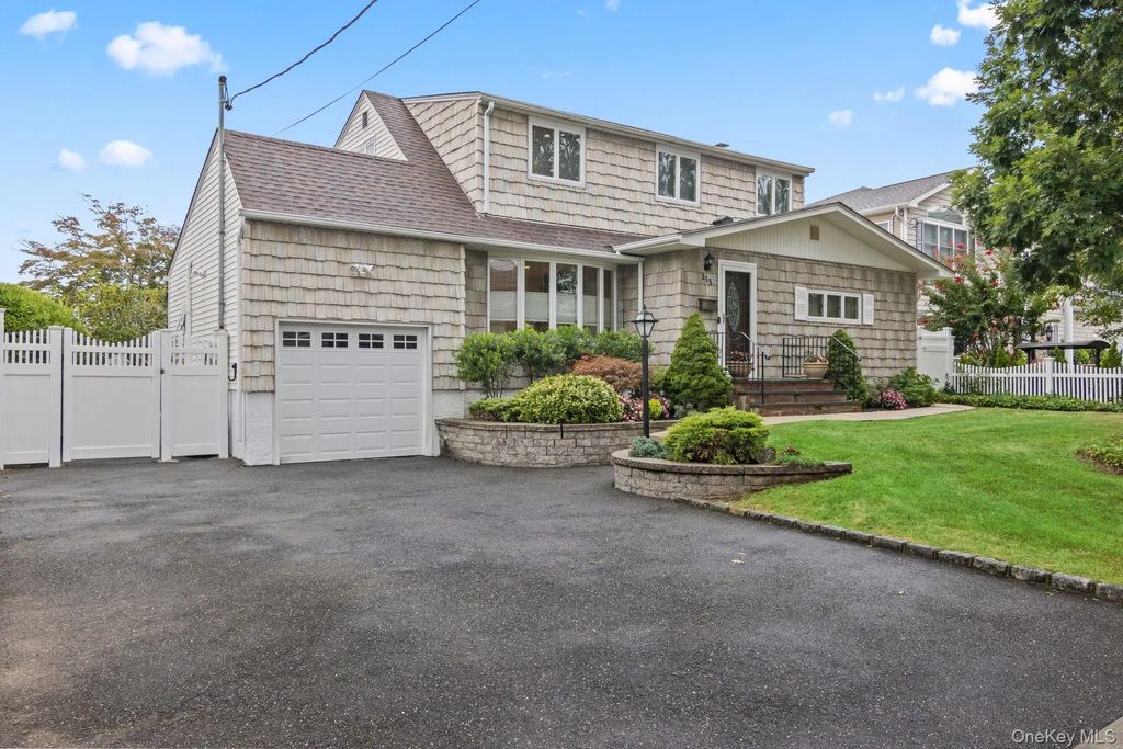 115 N John Street, Massapequa