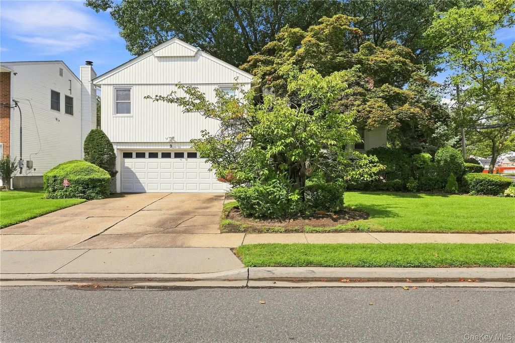 2 Longview Avenue, North Woodmere