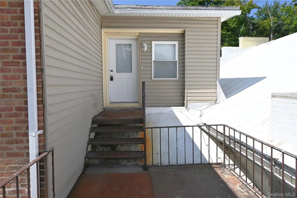 1298 Route 9w # B, Marlboro