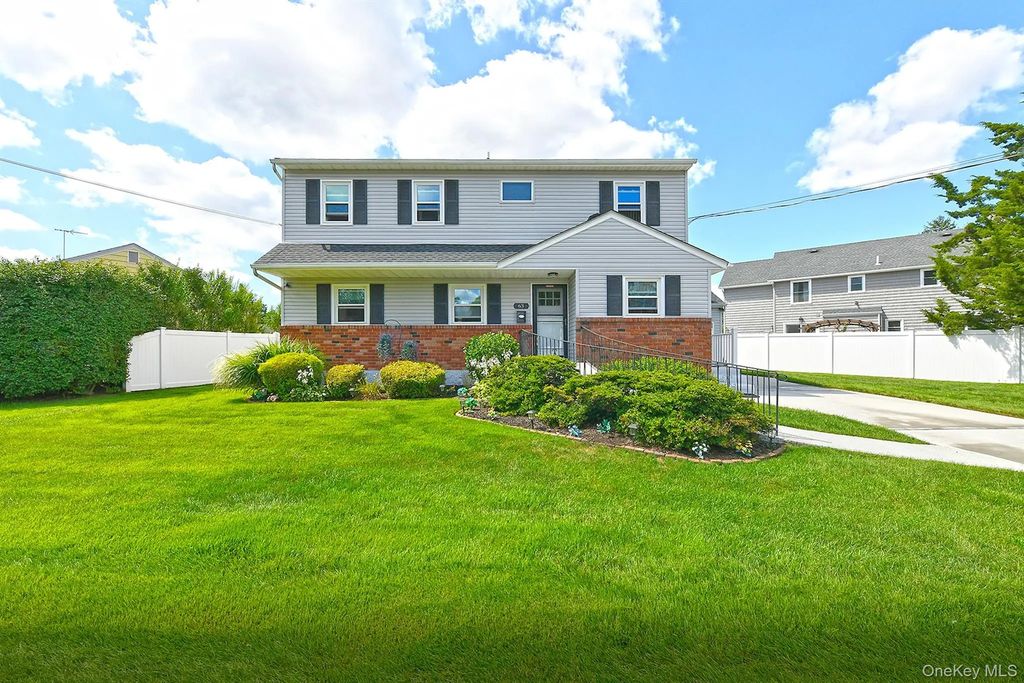 63 Michele Terrace, Massapequa Park