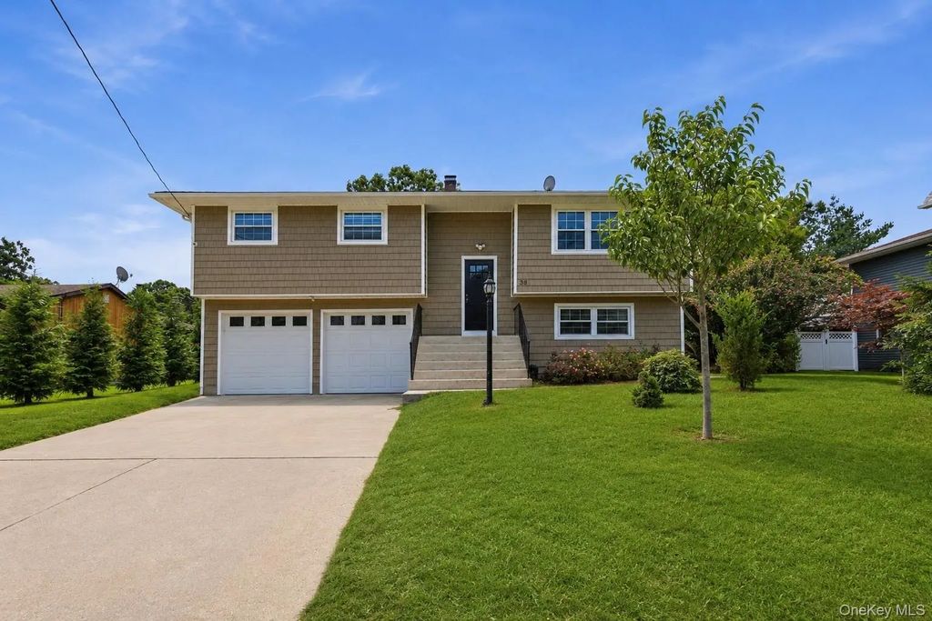 38 Golden Gate Drive, Shirley