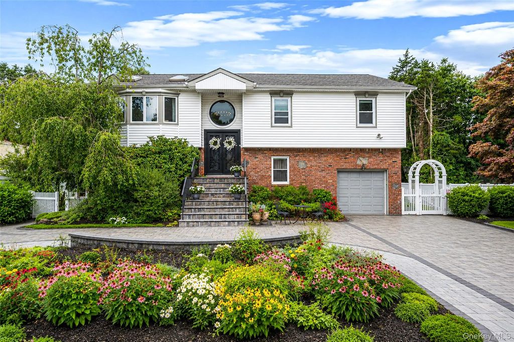 25 Kellogg Place, South Huntington