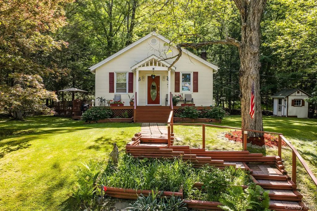 370 Starlight Road, Monticello