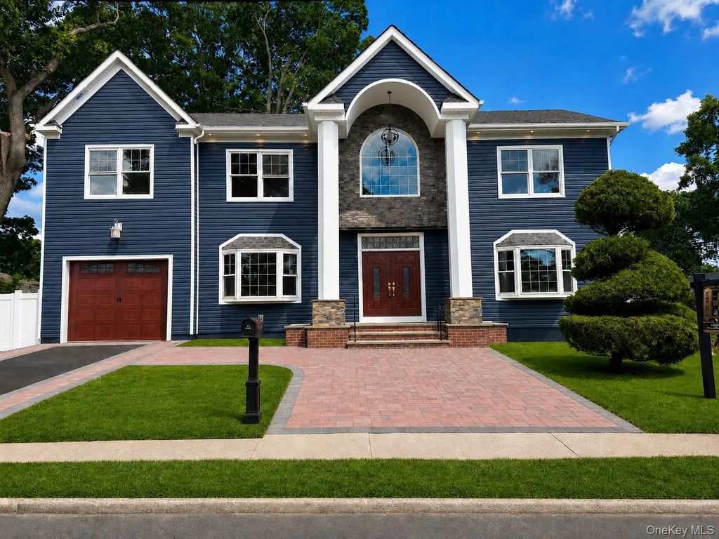 993 Orlando Avenue, West Hempstead