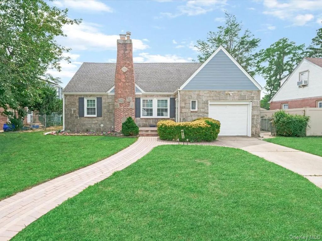 596 Terrace Place, Baldwin