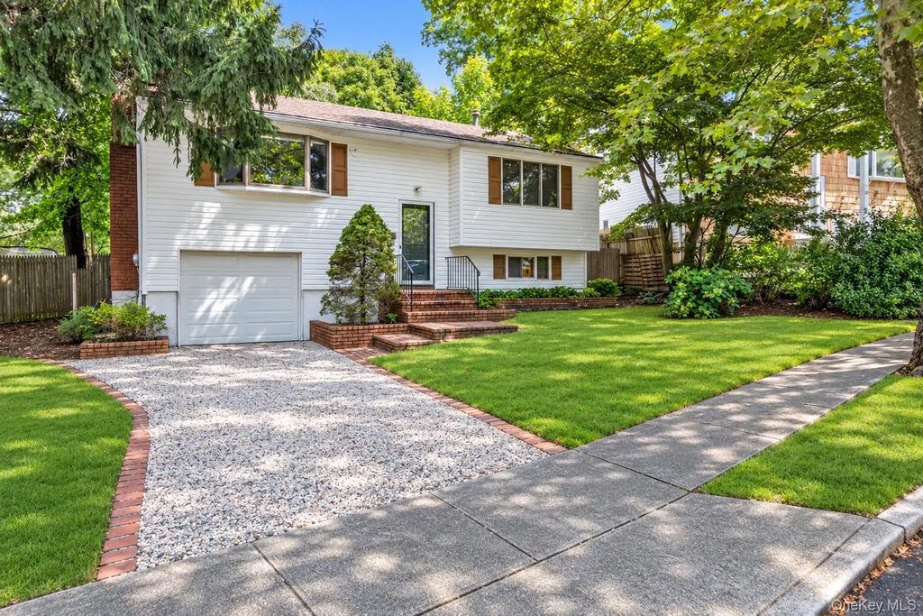 34 Penny Drive, Huntington Station