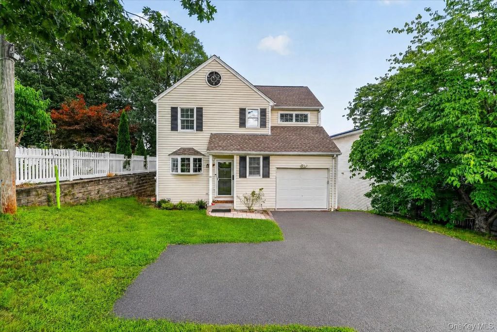 81 Overlook Drive, Valhalla