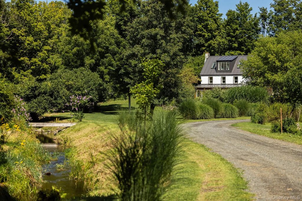 19 Cottage Lane, Accord
