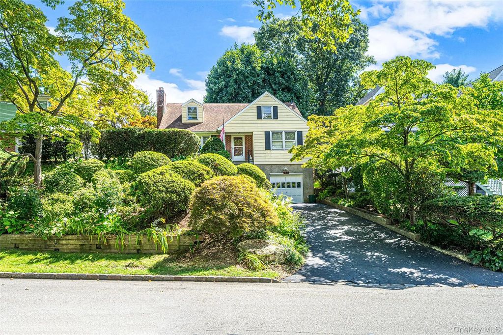93 Avenue C, Port Washington