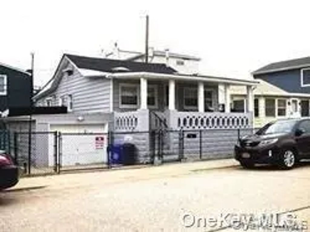 39 Virginia Avenue, Long Beach