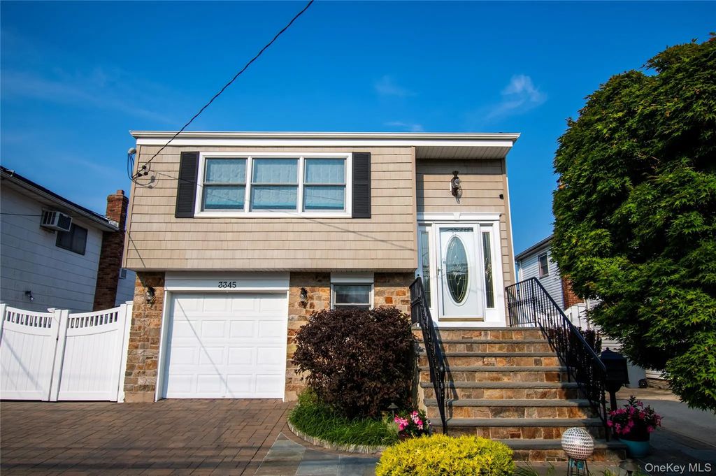 345 Parkway Drive, Baldwin Harbor