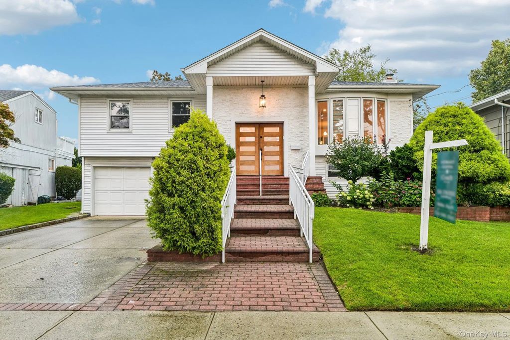 1114 Fordham Lane, Woodmere