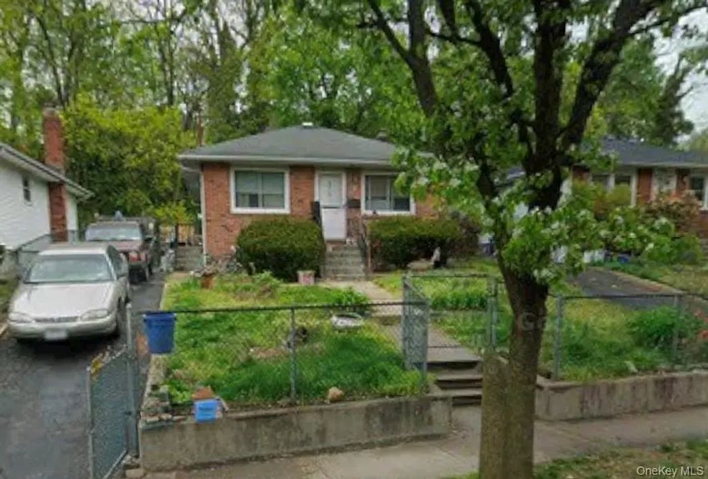 117 Harbor Road, Port Washington