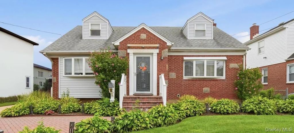 66 Caroline Avenue, Franklin Square