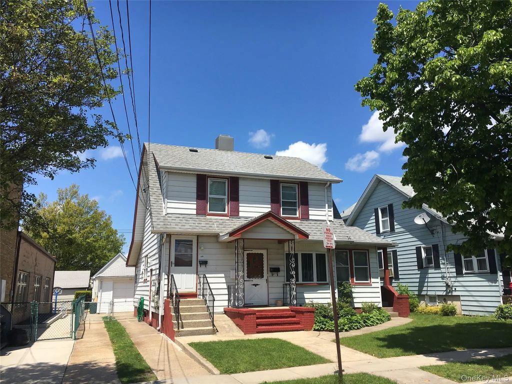 130 Jefferson Avenue 2nd Floor, Mineola