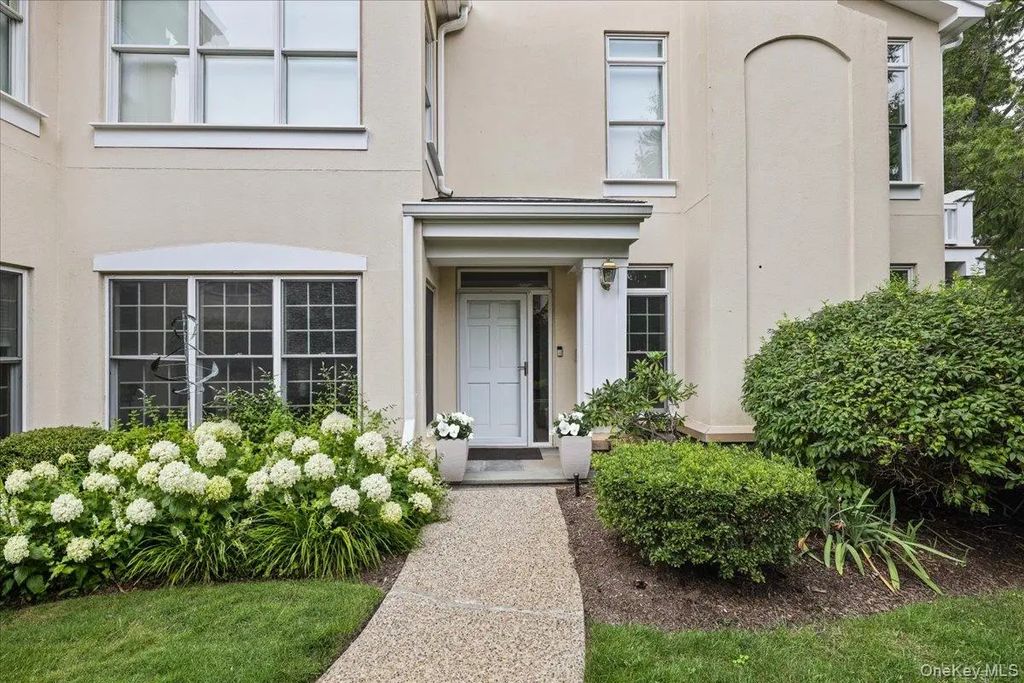 138 Doral Greens Drive W, Rye Brook