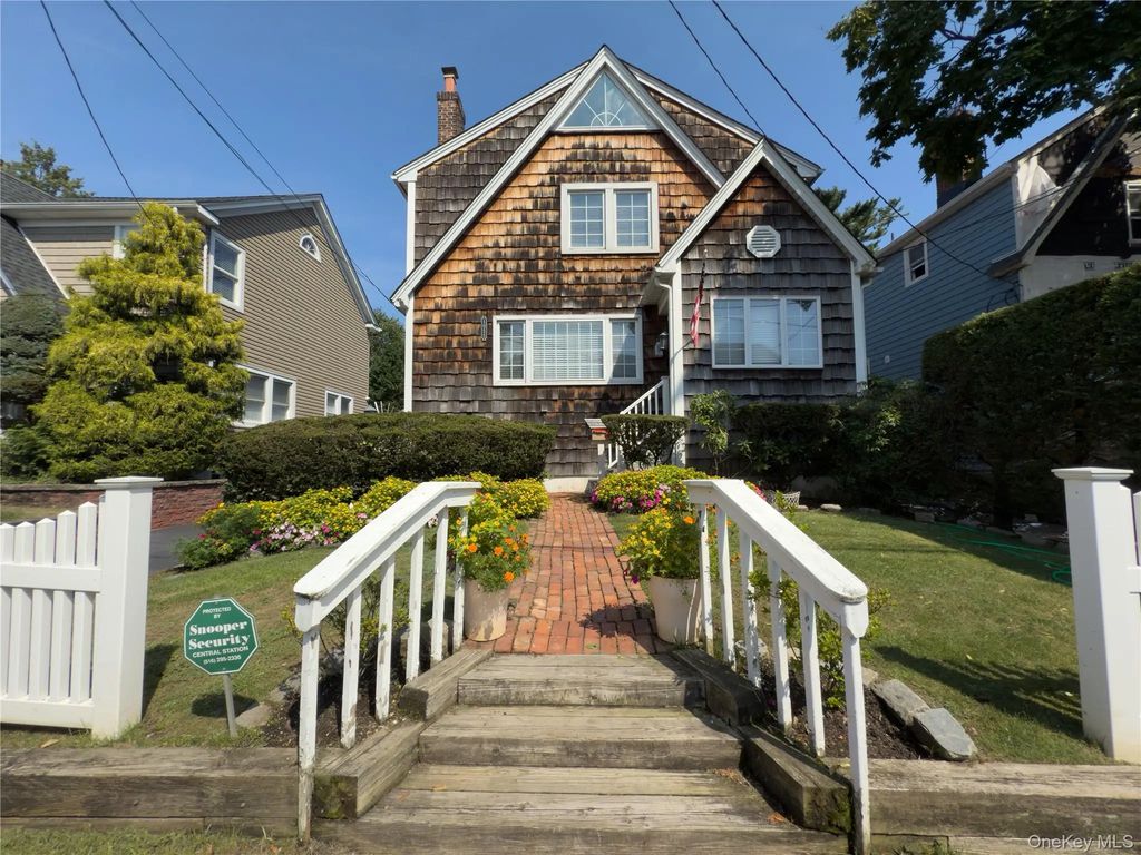 1055 Stanton Avenue, Woodmere