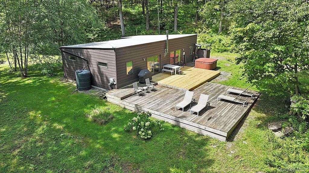 4011 Klondike Road, Hancock