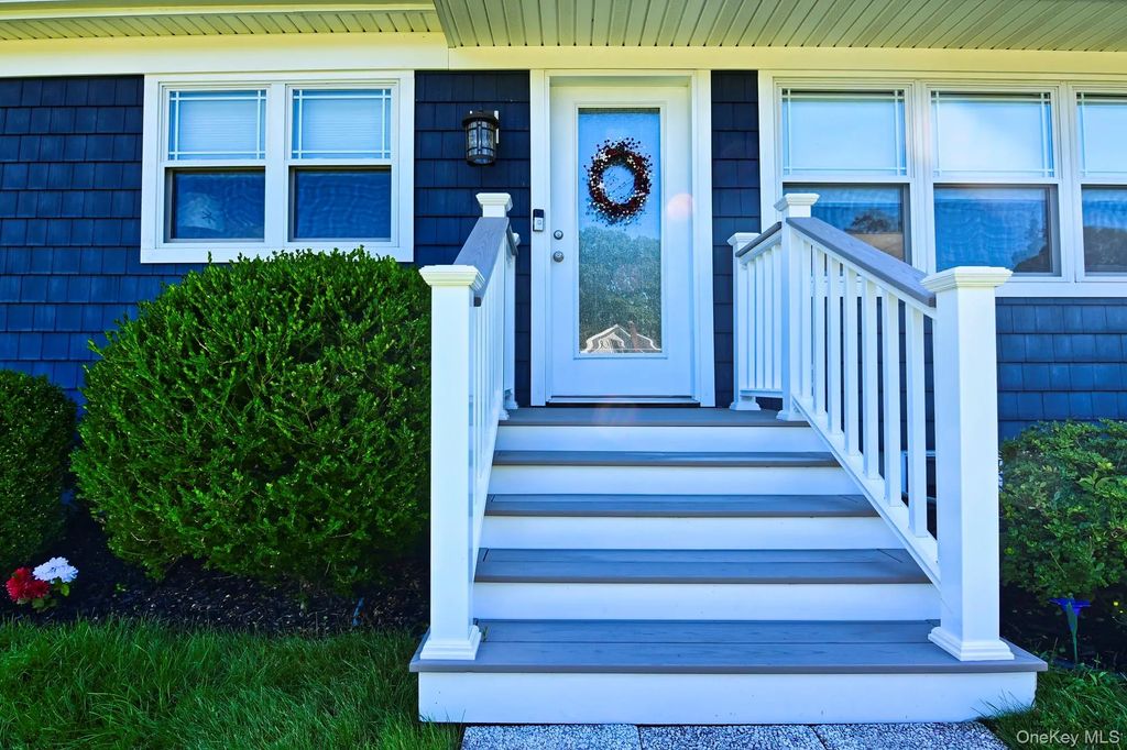 14 Kathy Street, Hampton Bays
