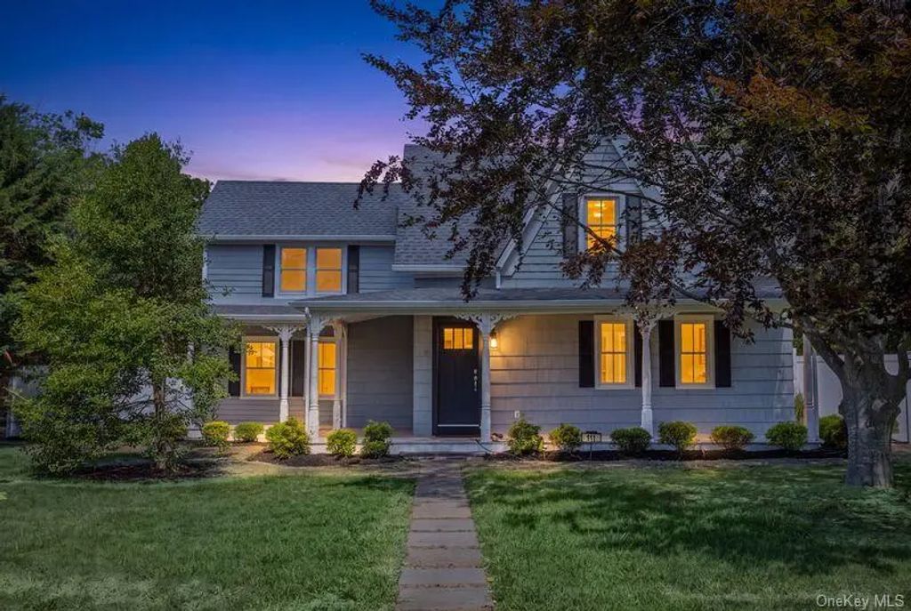 511 Montauk Highway, East Moriches