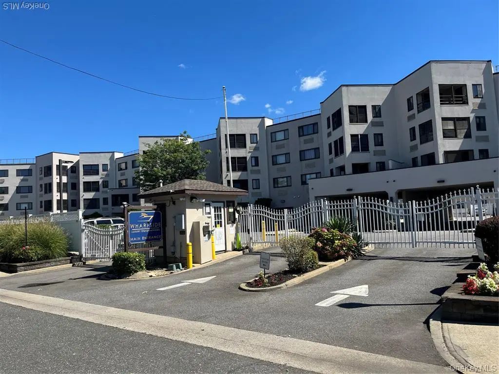 725 Miller Avenue # #123, Freeport