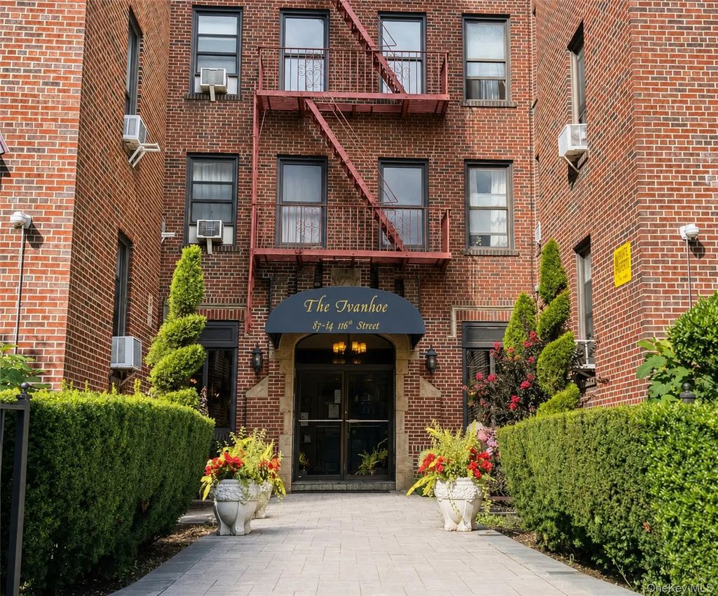 83-84 116 Street # 1j, Richmond Hill