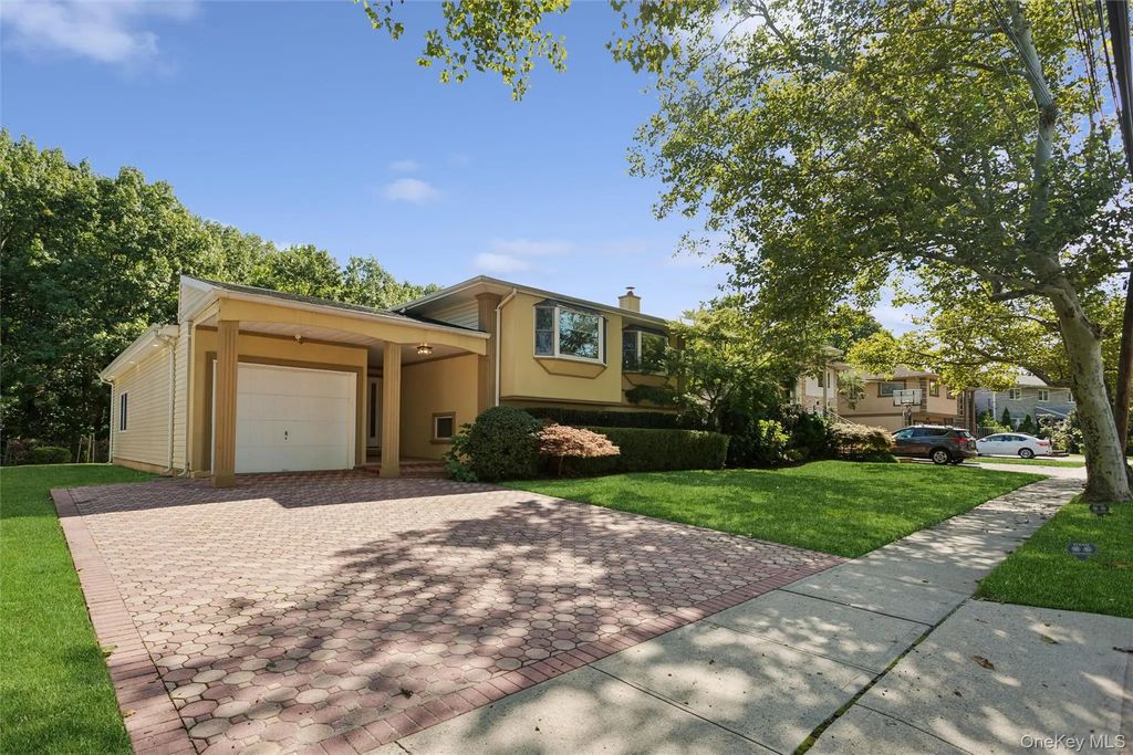 1031 Fordham Lane, Woodmere