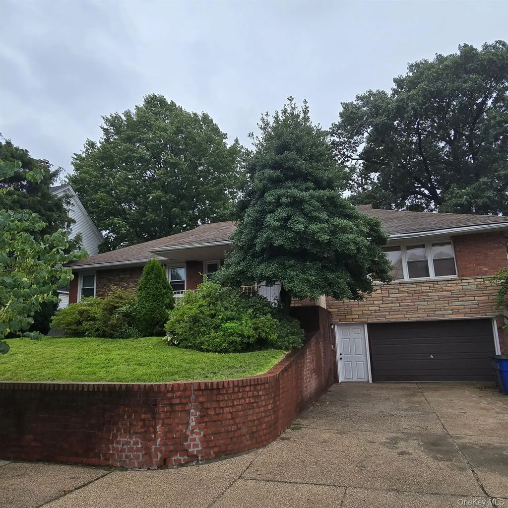 13843 229th Street, Springfield Gardens