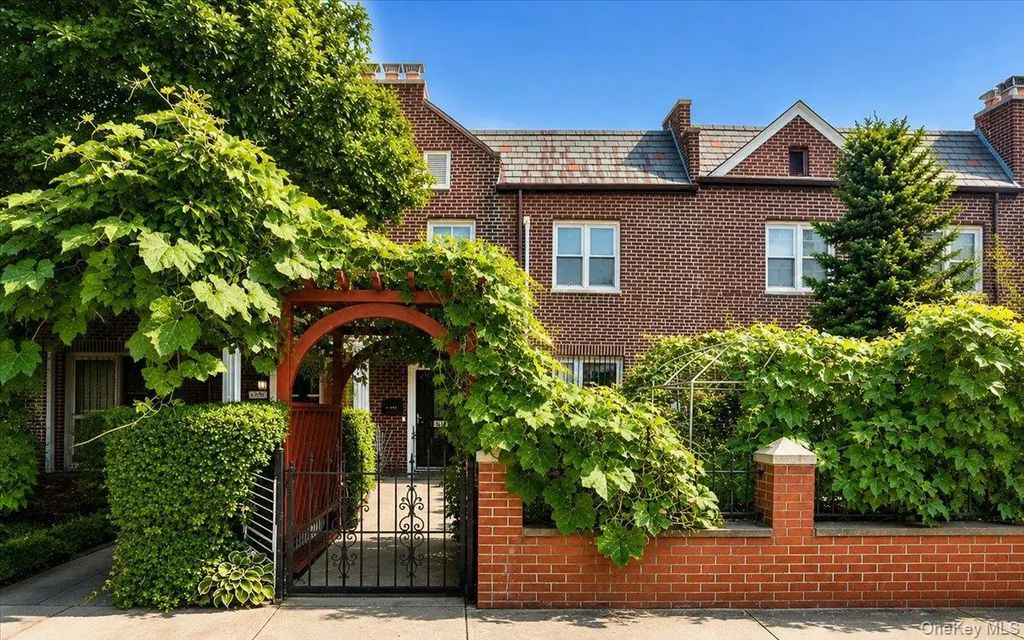 67-30 Harrow Street, Forest Hills