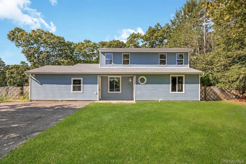 99 Ontario Street, Port Jefferson Station