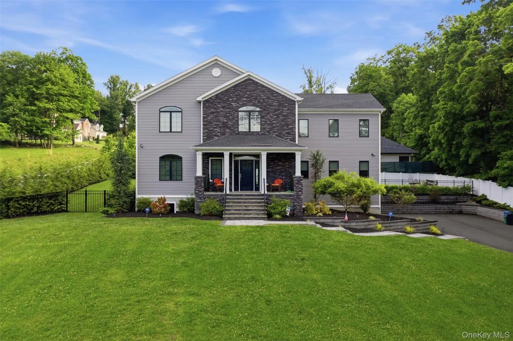 75 Campbell Avenue, Suffern