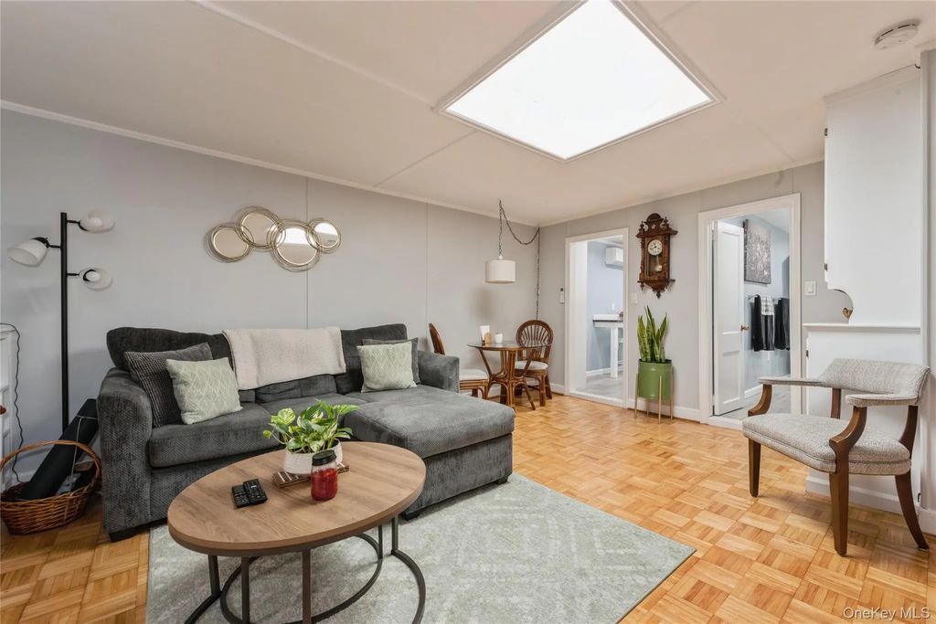 51 Spring Street # C, Oyster Bay