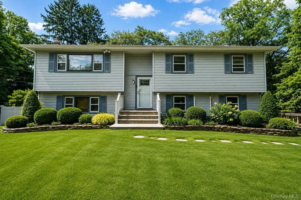 136 Woodhull Road, Huntington