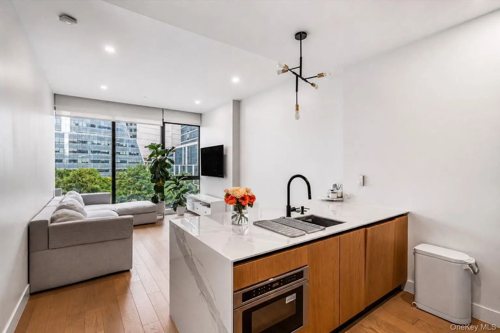 4507 Court Square # 4b, Long Island City