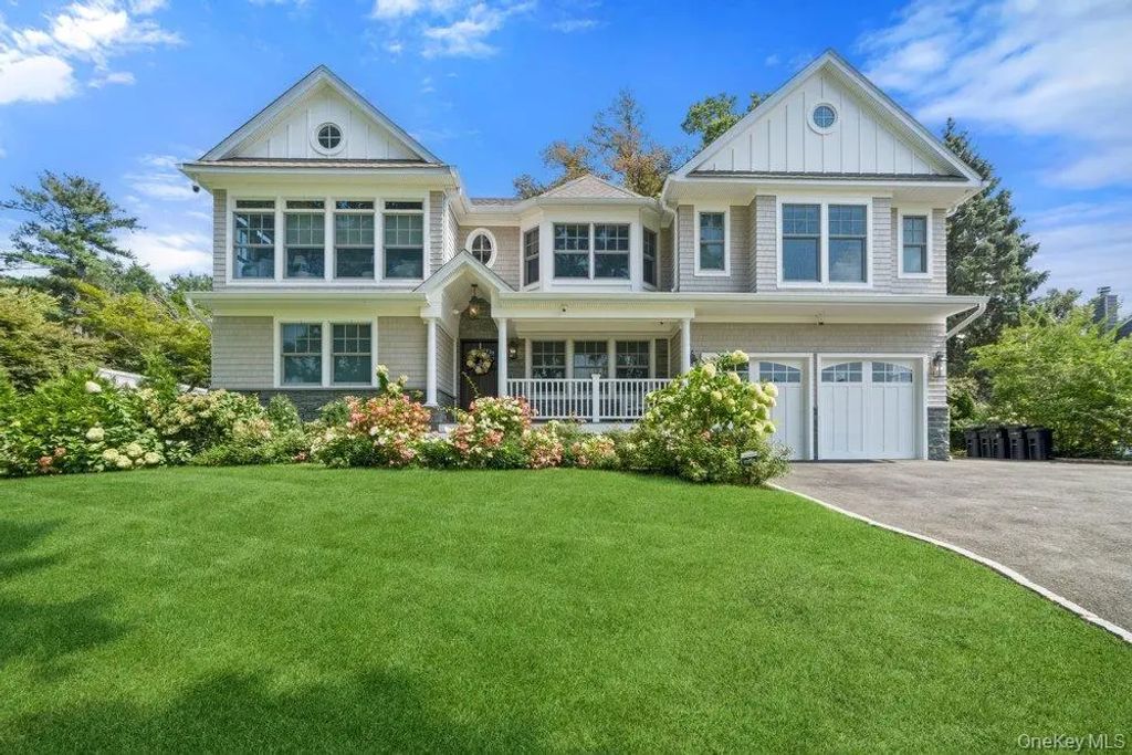 6 Shell Drive, Glen Cove