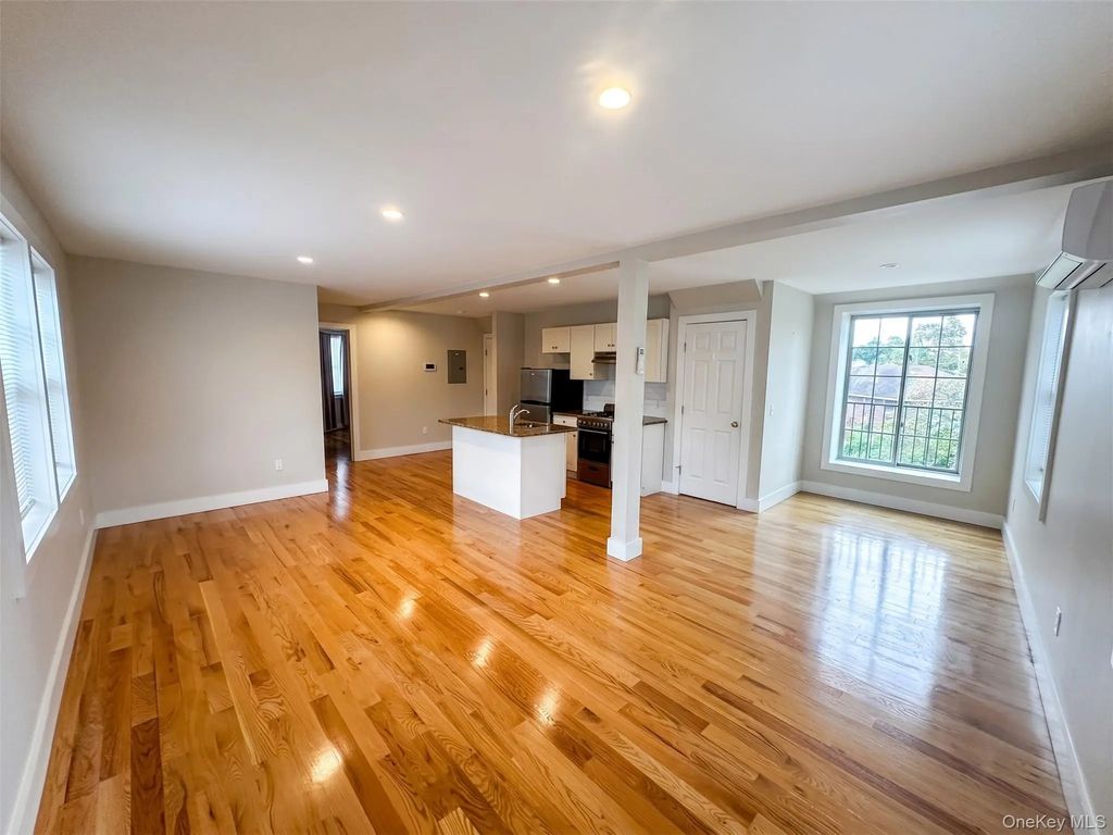 12 Main Street # 2f, Warwick