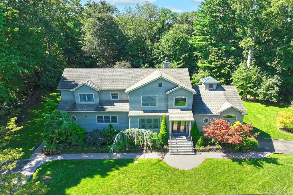 19 Sparrow Lane, Huntington