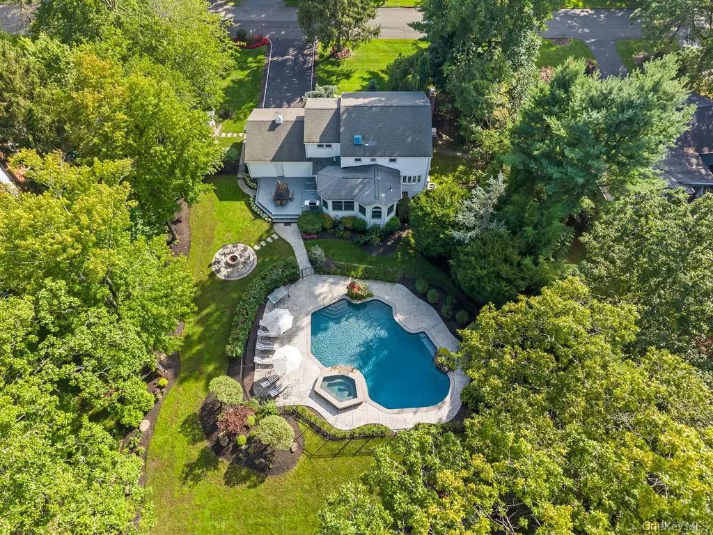 16 Marget Ann Lane, Suffern